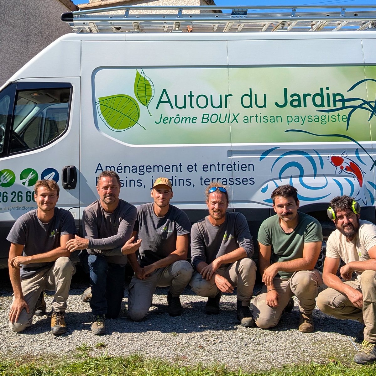 Équipe expérimentée en élagage, plantation et entretien de jardin